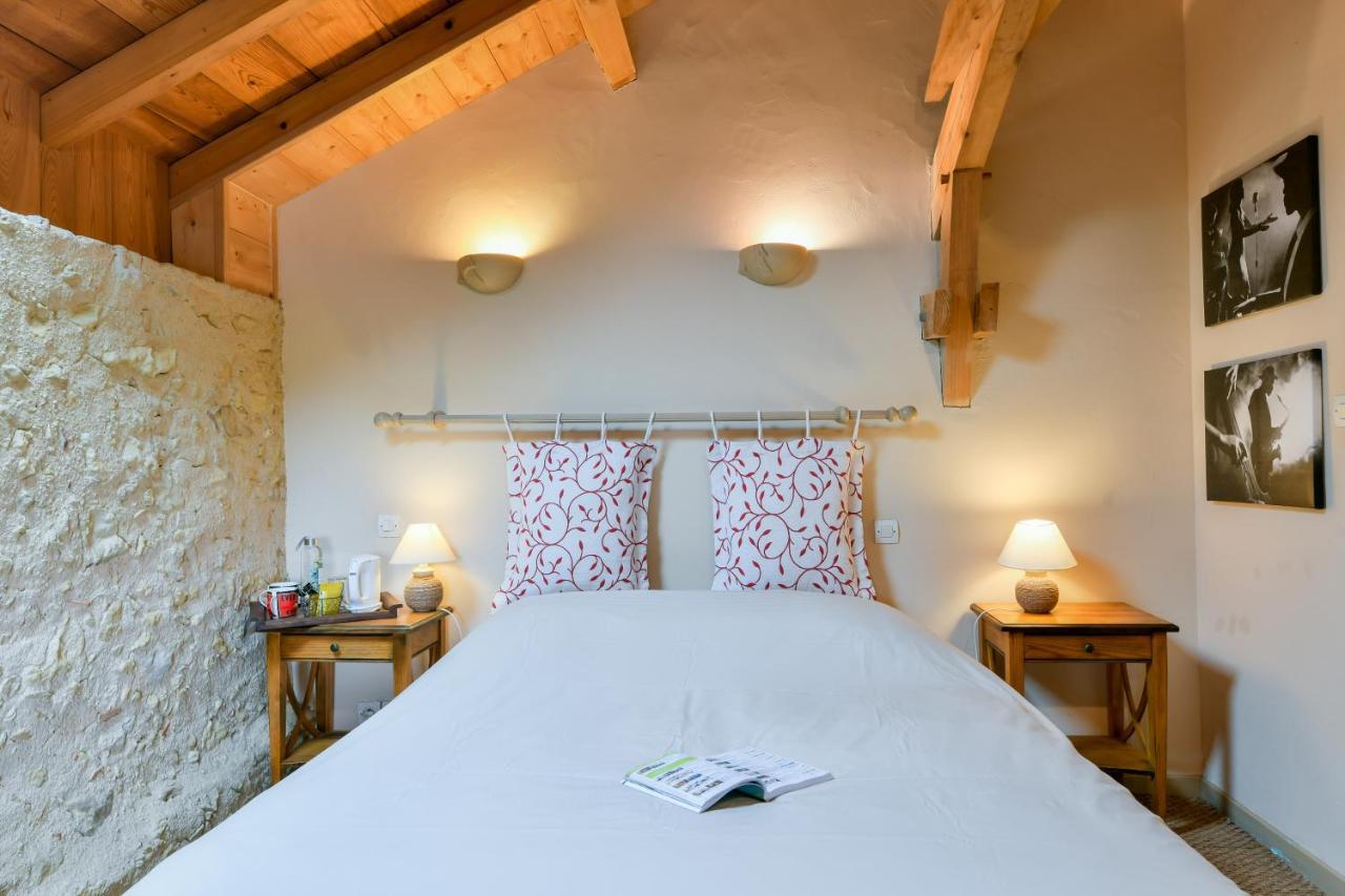 Logis Le Relais Du Bastidou Hotel Beaumarches Exterior photo