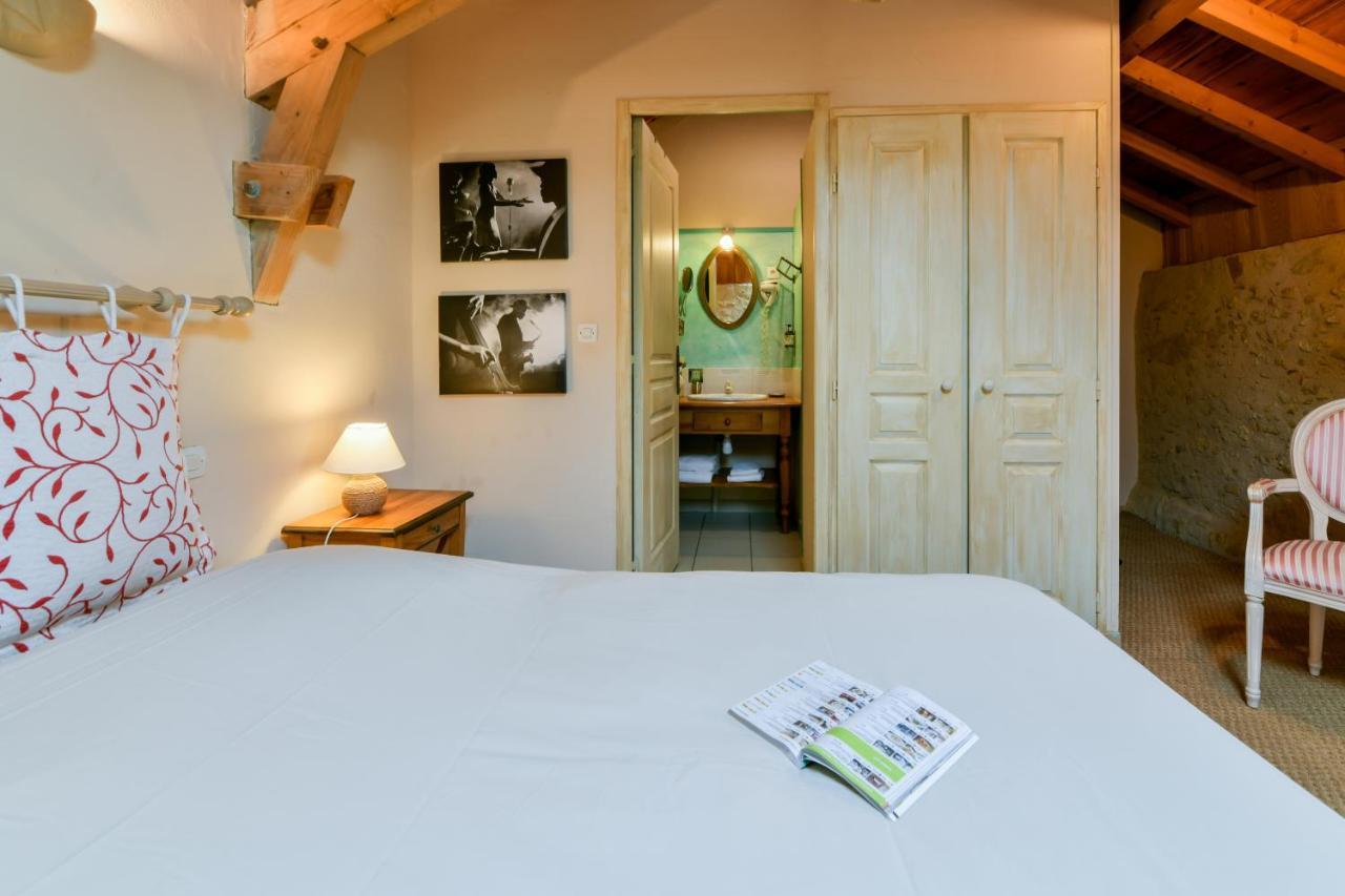 Logis Le Relais Du Bastidou Hotel Beaumarches Exterior photo