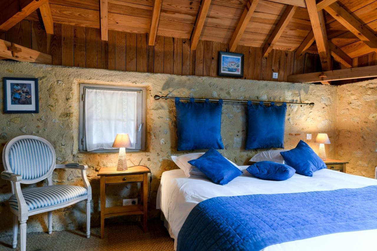 Logis Le Relais Du Bastidou Hotel Beaumarches Exterior photo