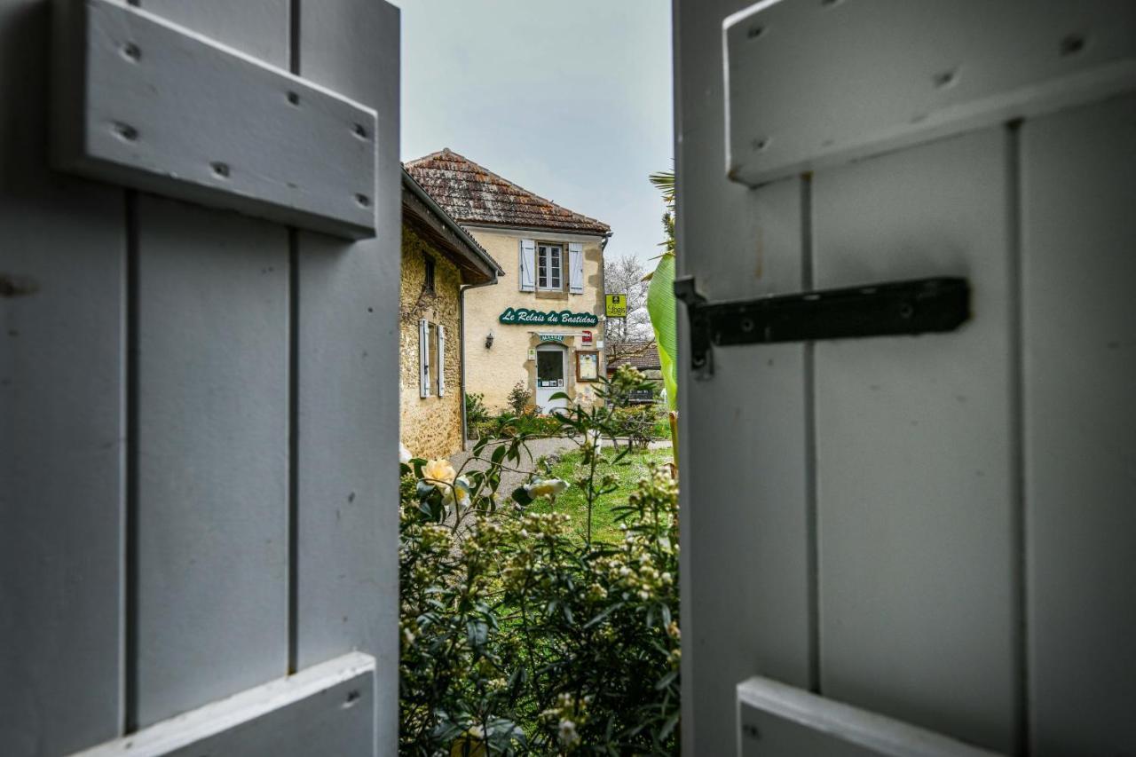 Logis Le Relais Du Bastidou Hotel Beaumarches Exterior photo