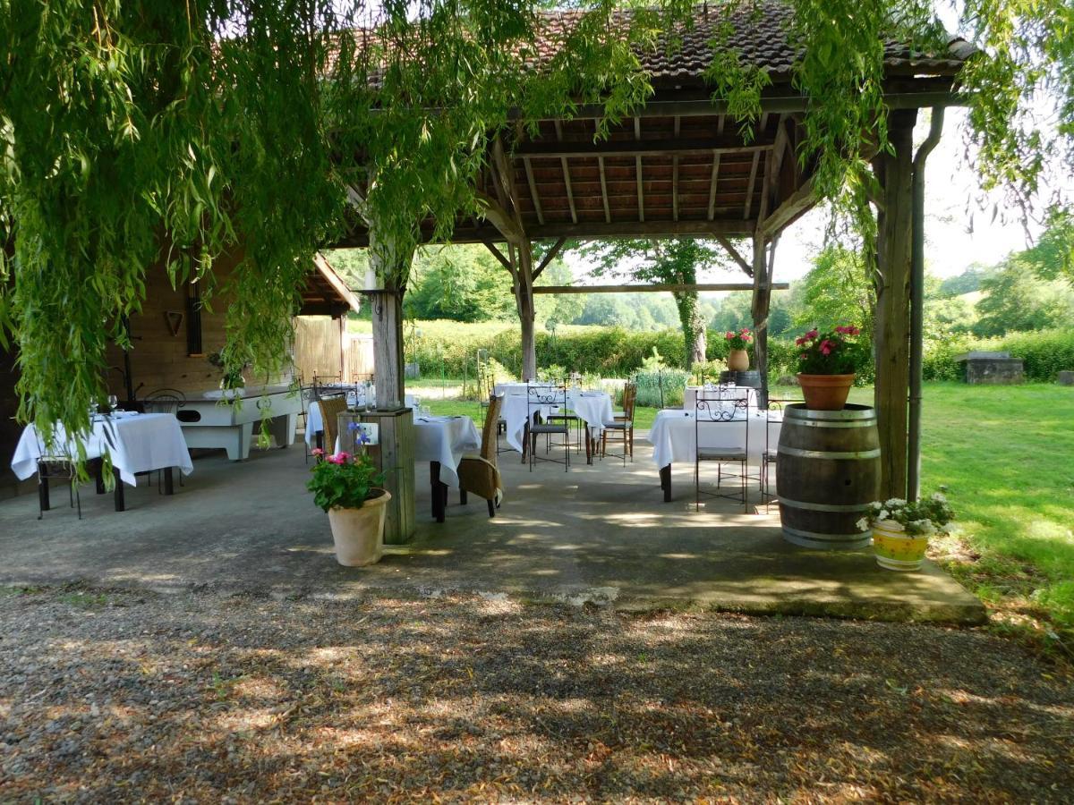 Logis Le Relais Du Bastidou Hotel Beaumarches Exterior photo