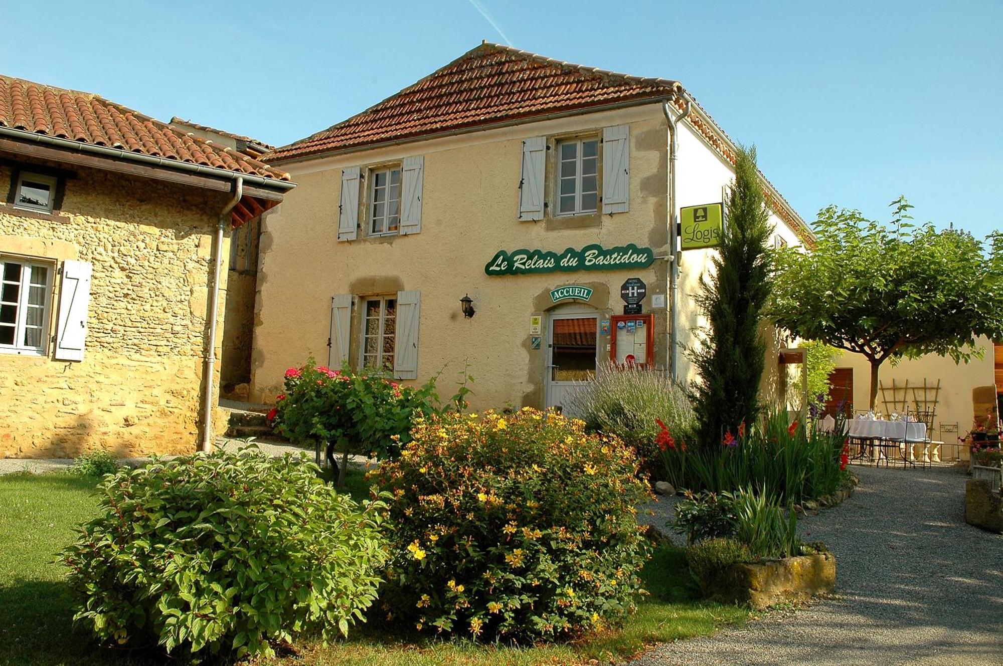 Logis Le Relais Du Bastidou Hotel Beaumarches Exterior photo
