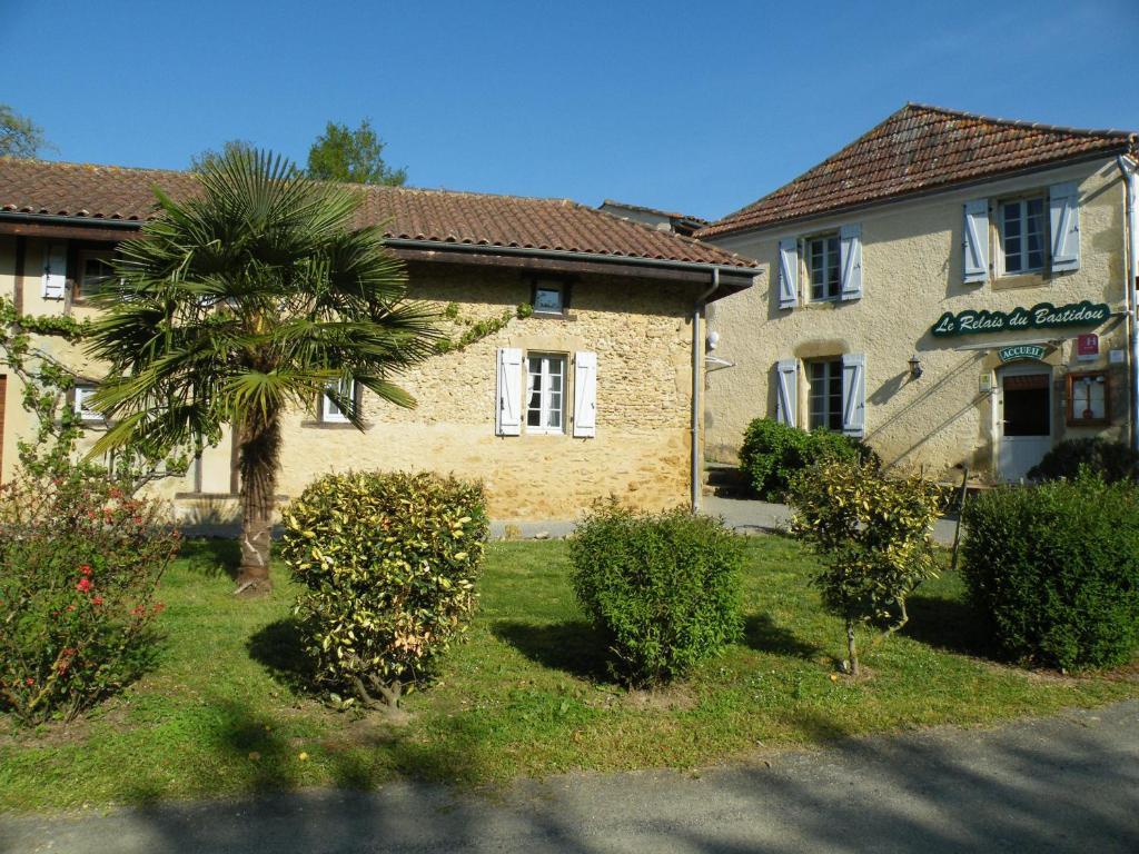 Logis Le Relais Du Bastidou Hotel Beaumarches Exterior photo