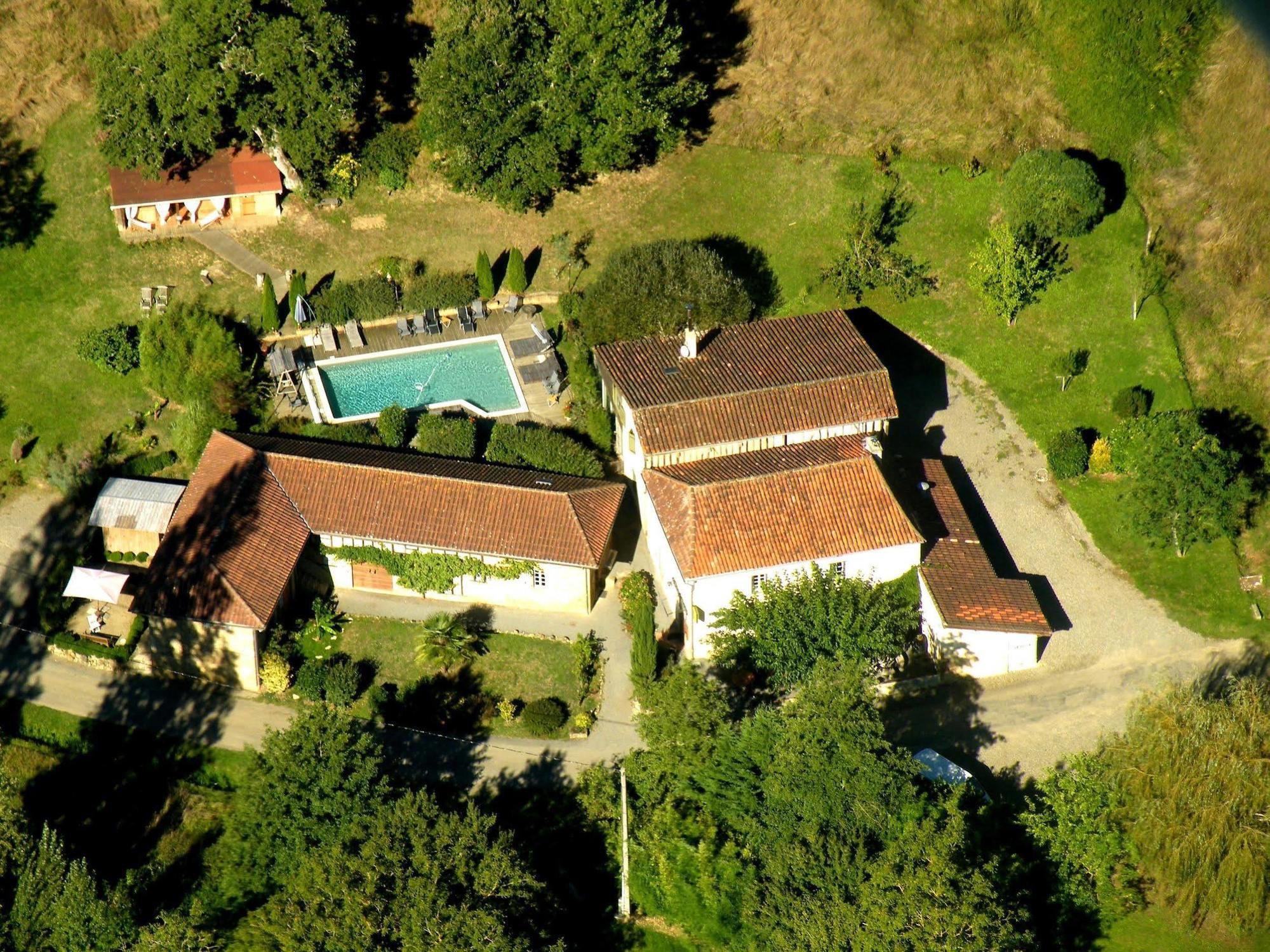 Logis Le Relais Du Bastidou Hotel Beaumarches Exterior photo